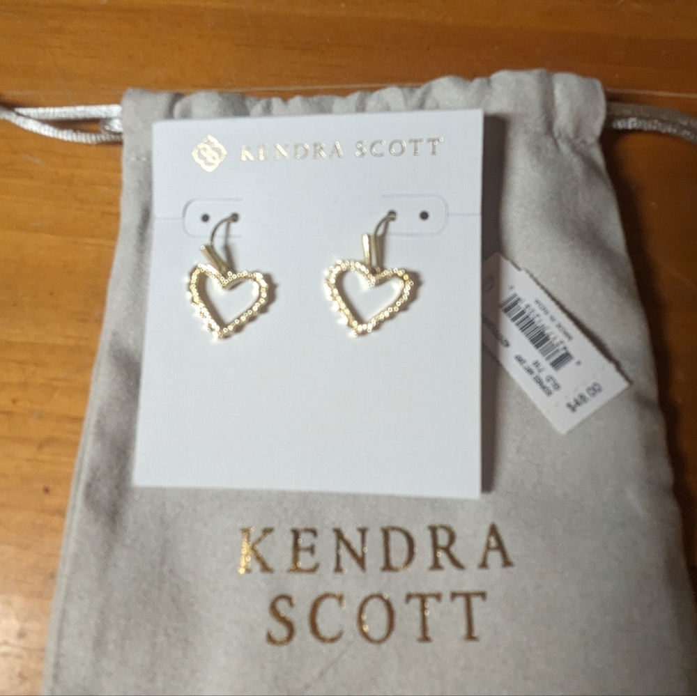 Kendra Scott Earrings Sophee Small Heart Drop Gold NEW Dainty Dangle Jewelry